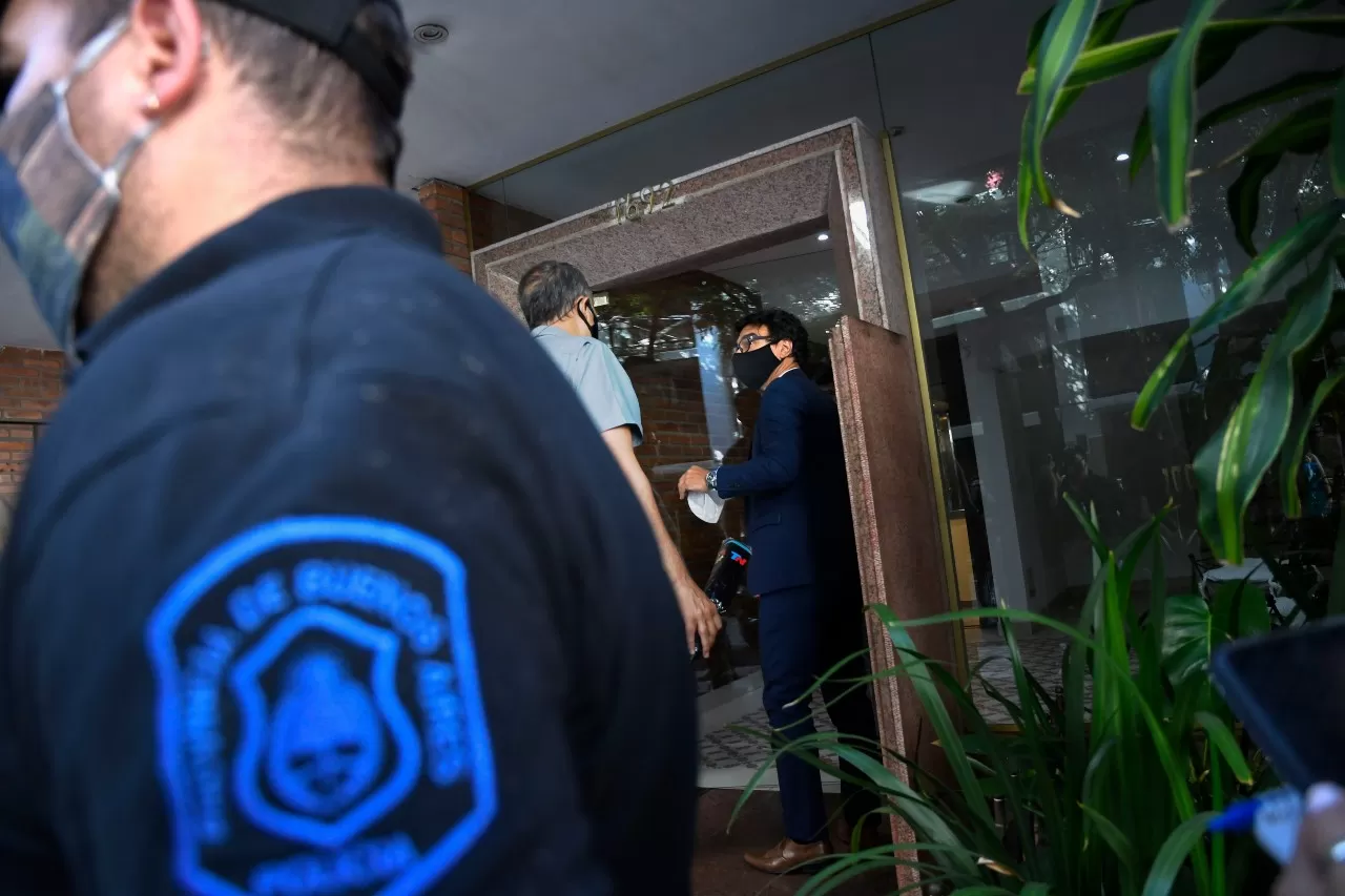 ALLANAMIENTO. La Policía buscó información relacionada con Maradona en la casa de la psiquiatra que lo asistía.