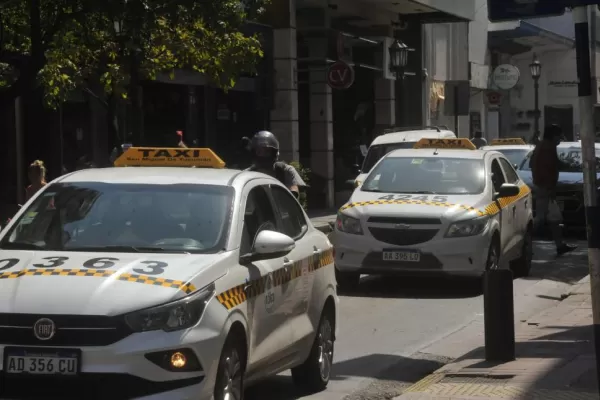 Los taxistas reclamaron por la suba de tasas municipales