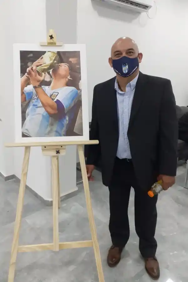 HACE DÍAS. El lunes, Andrada estuvo presente durante el homenaje a Diego.