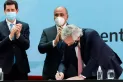Manzur firmó el Consenso Fiscal, elogió a Fernández y le tiró un palo a Larreta