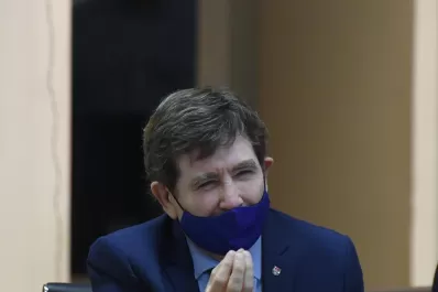 Un legislador da por destituido a Pedicone, quien hoy conocerá su destino