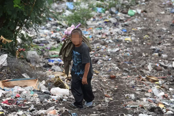 Pobreza en Argentina: un 10% de la población dijo sentirse infeliz