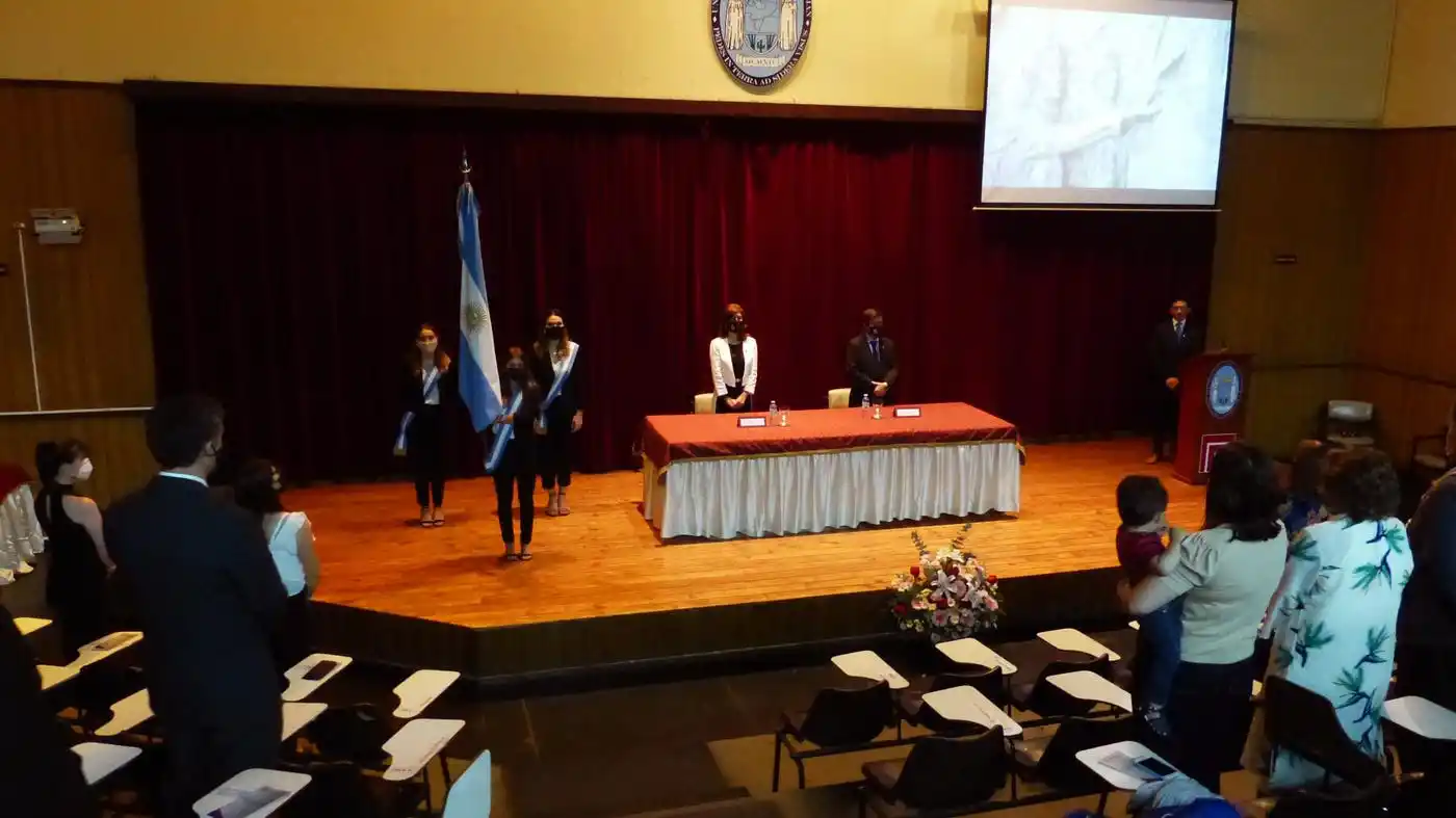 ACTO DE COLACIÓN. Foto: Prensa Facultad de Ciencias Económicas UNT