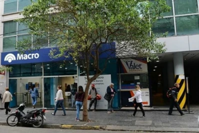 Comenzó el pago del 80% del sueldo a empleados estatales