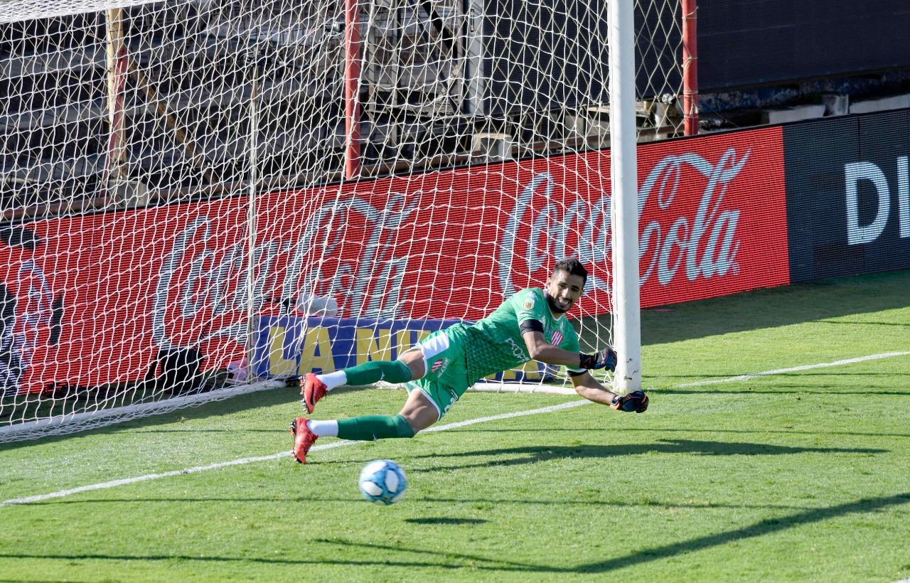 De penal, Augusto Lotti abrió el marcador para Atlético.