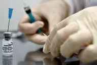 Aconsejan no tomar alcohol hasta 42 días después de vacunarse con la Sputnik V