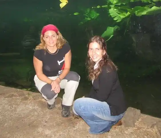 LOS PRIMEROS PASOS JUNTAS. María Eugenia Farías (izq.) y Virginia Albarracín compartieron investigaciones en Alemania.