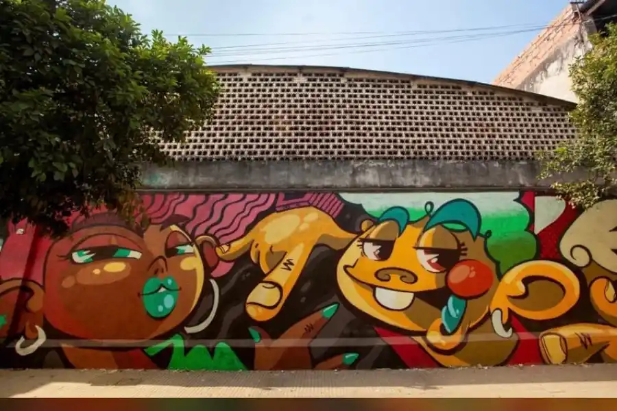 LEANDRO FERNÁNDEZ. Con saturación de colores y el contraste, el artista cuenta historias. 