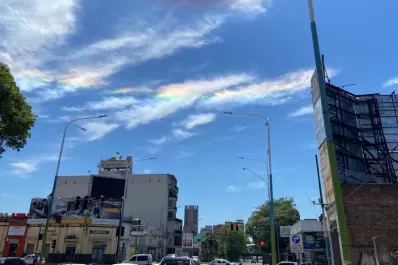 Qué son esos colores que acompañaron a las nubes en el cielo tucumano