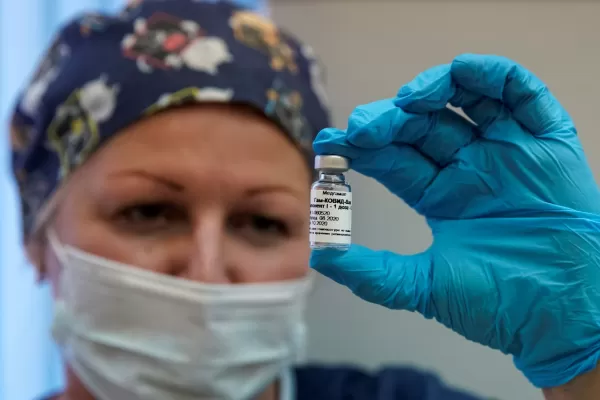 Cómo será el proceso para colocar la vacuna rusa contra el coronavirus en Tucumán