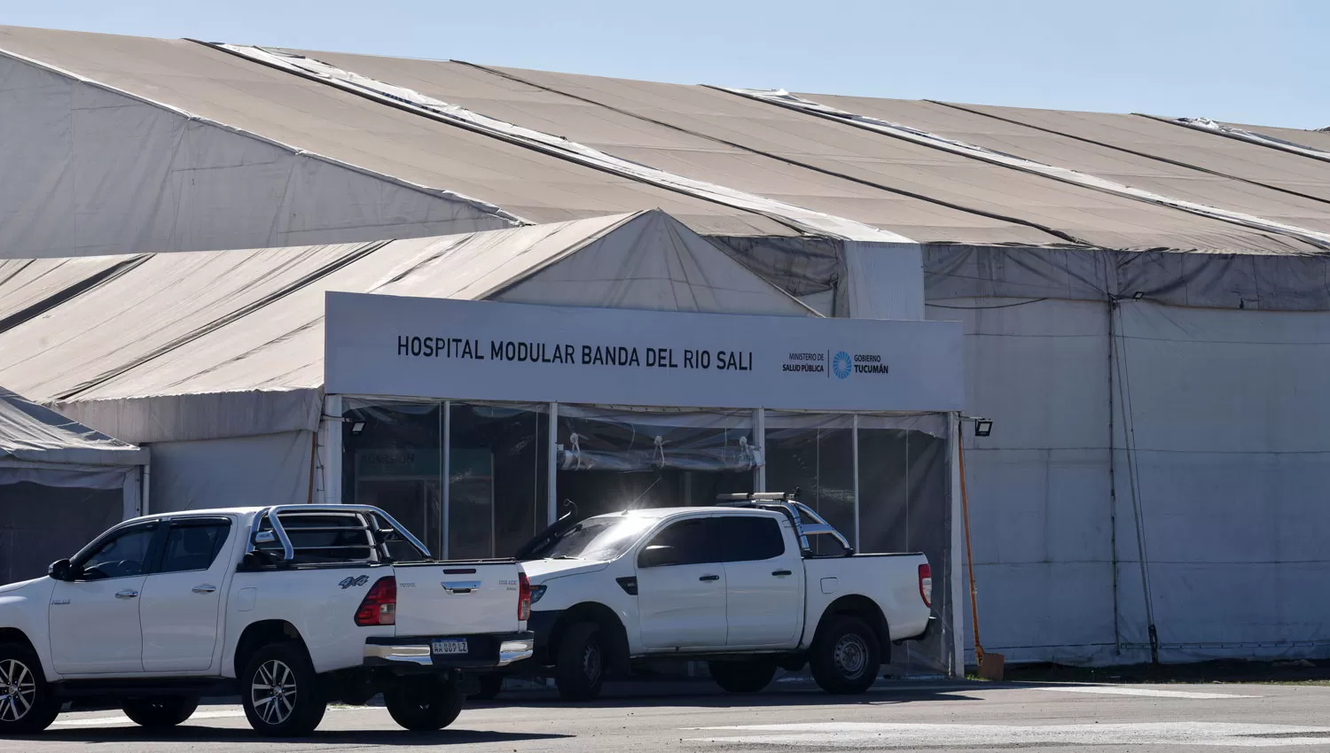 EN BANDA DEL RÍO SALÍ. El centro asistencial fue instalado por la pandemia en un predio del Hospital del Este Eva Perón.
