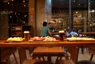 En San Miguel de Tucumán, desde esta noche los bares podrán abrir hasta las 2