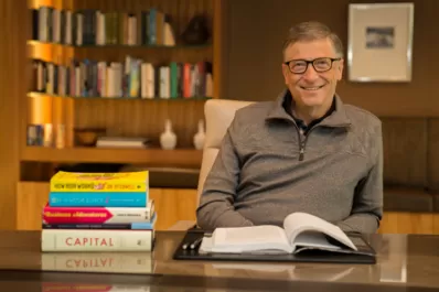 Bill Gates recomienda leer estos cinco libros en las vacaciones