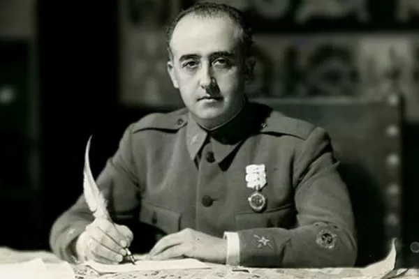 La familia de Franco repuso a España una casa del ex dictador, pedida por la Justicia