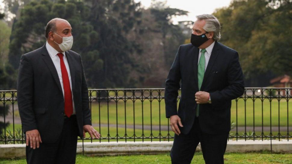 El gobernador y Alberto Fernández aparecen con barbijos en un encuentro realizado en Olivos.