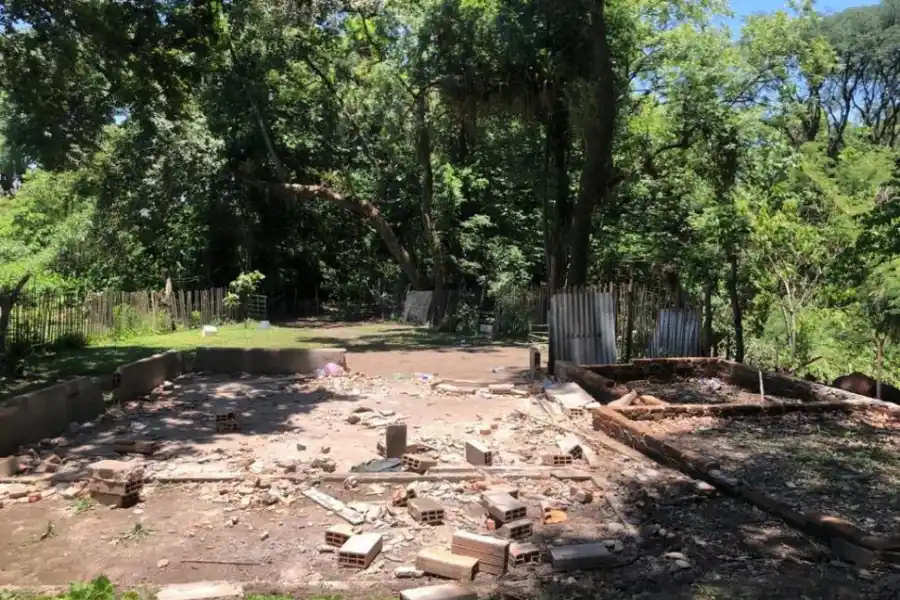 DESPUÉS. La casa fue desarmada y se demolió la pared de los cimientos.
