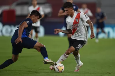 River sacó una buena diferencia ante Nacional para definir la serie en Montevideo