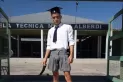 Un estudiante fue de pollera a recibir su diploma y lo discriminaron