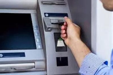 Frenan débitos en cuentas de agentes públicos