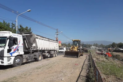 Obras municipales: limpian el canal Sur y la zona Norte