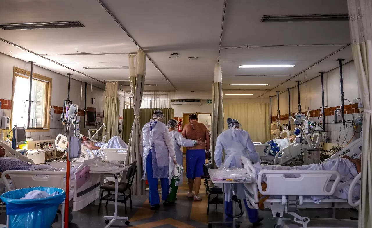 AL BORDE DEL COLAPSO. Rio de Janeiro atraviesa la situación más crítica desde el inicio de la pandemia.