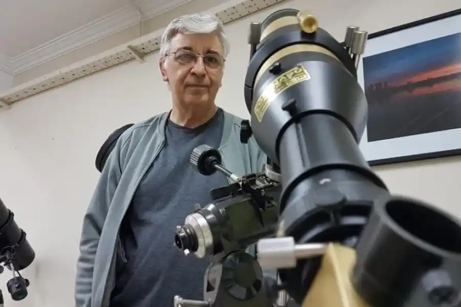 APASIONADO. José Luis Fuchinecco es ingeniero electromecánico y un fanático de la astronomía que participa de la experiencia.
