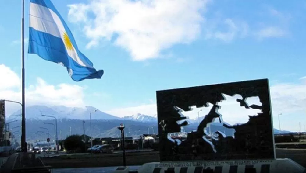 RECLAMO. Periodistas argentinos piden al Reino Unido que negocie la soberanía de Malvinas con Argentina.