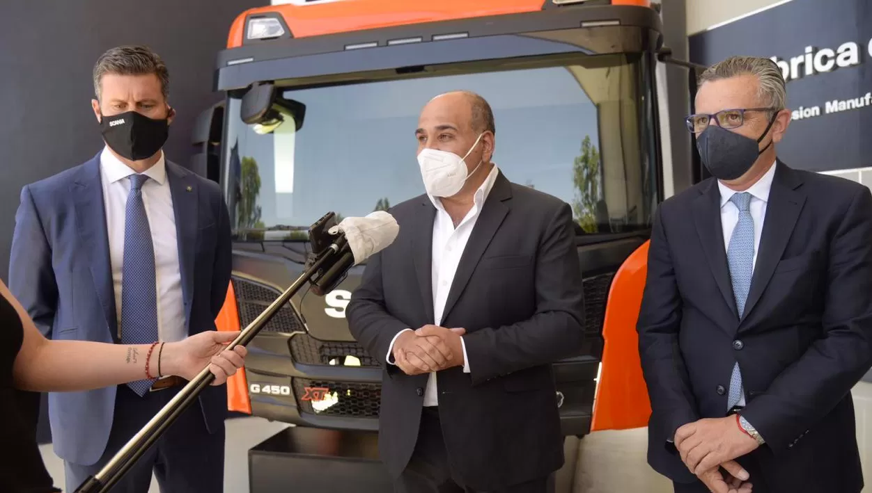 ANUNCIO. Scania prometió una inversión de U$S 45 millones en Tucumán para los próximos tres años.