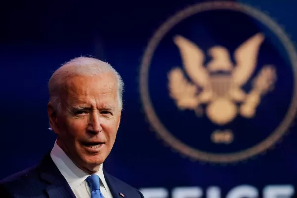Biden designa a un colombiano como uno de sus principales asesores para América Latina