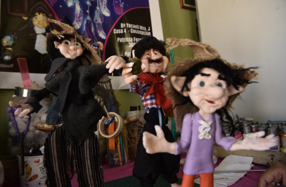 CREATIVIDAD. Los personajes de Matía buscan a quién enamorar. 