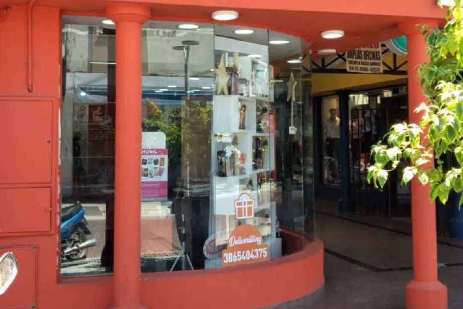Rompen la vidriera y roban en un negocio ubicado a metros de la comisaría de Concepción