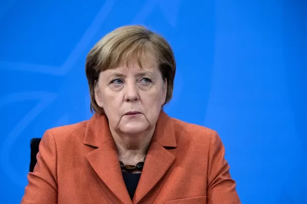 Merkel dijo que la invasión a Ucrania es una ruptura profunda en la historia de Europa