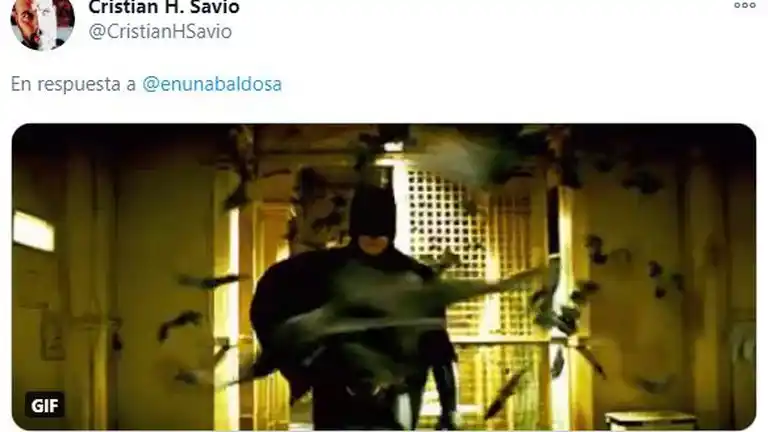 La nube de insectos en el Monumental desató una caratata de memes