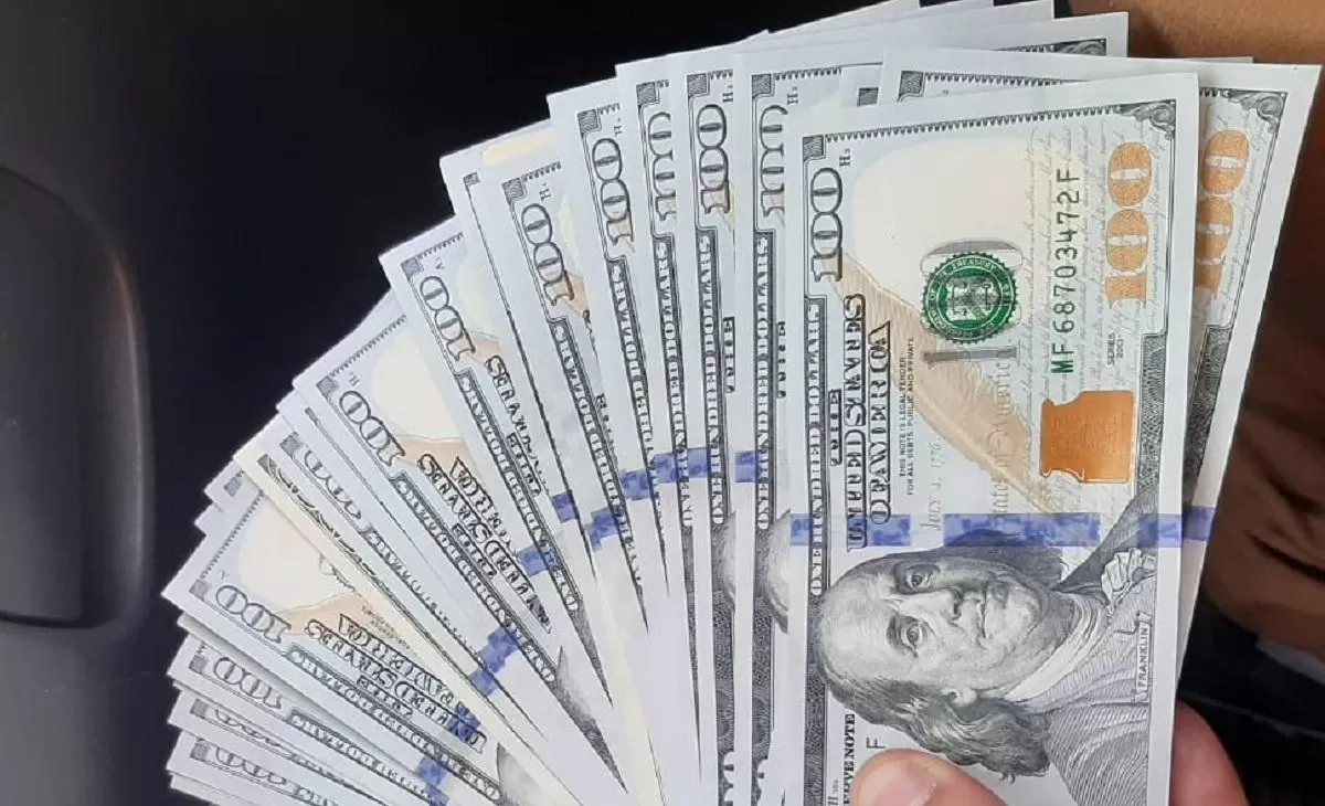 El dólar blue vuelve a retroceder y se negocia en $ 150