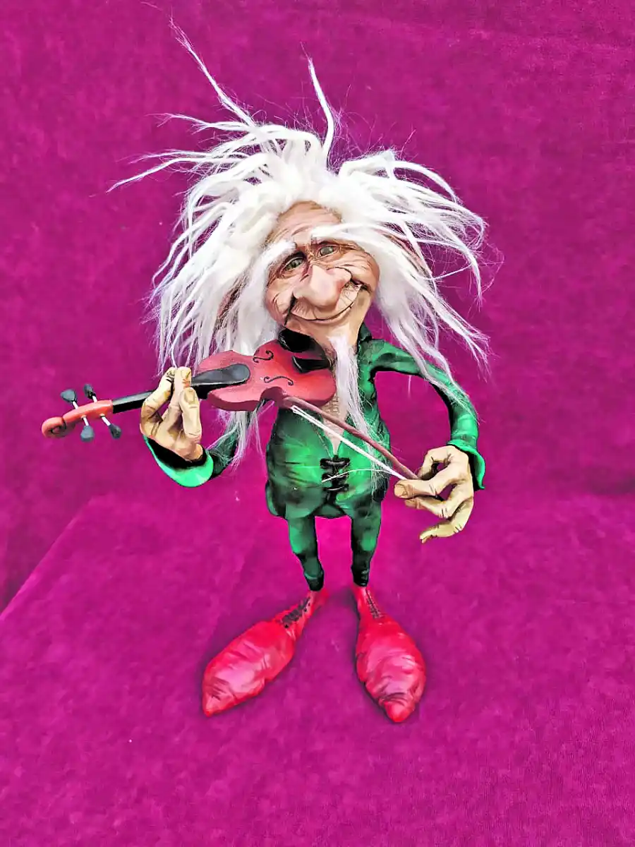 MAGICOS. Los duendes  “Enay” adornan y dan un toque especial a la casa.