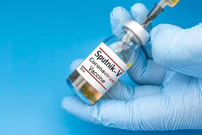 El Gobierno estima que las primeras dosis de la vacuna rusa llegarán el 23 de diciembre