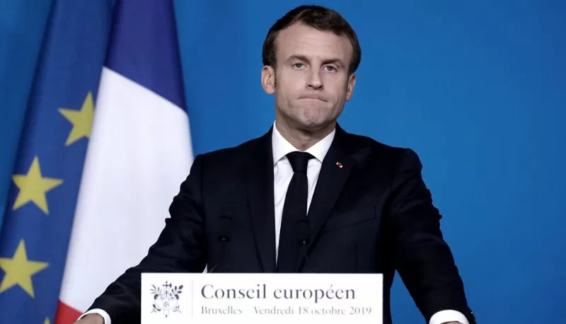 Macron dio positivo por coronavirus y estará aislado durante siete días