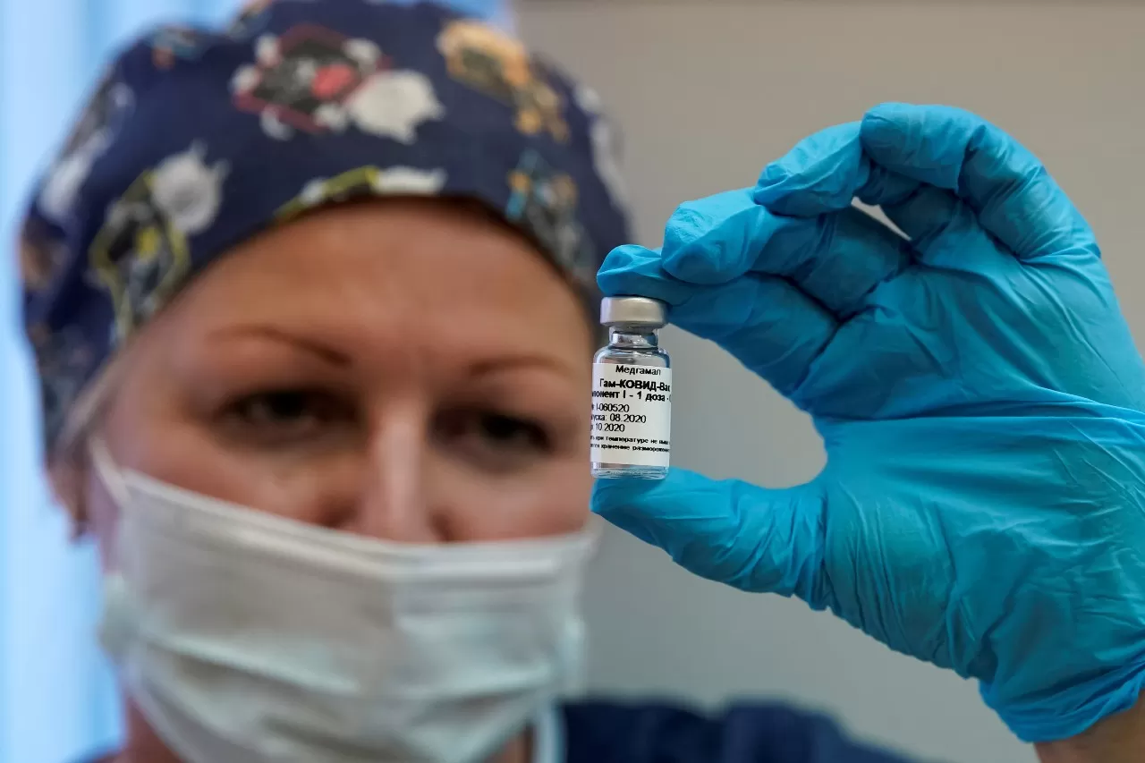 PANDEMIA. Algunos países ya comenzaron a vacunar a su población contra el coronavirus.