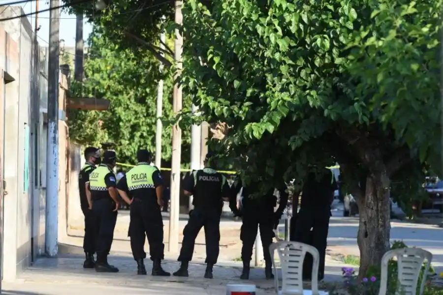 ALTA TENSIÓN. Se incrementó la presencia policial en el barrio. 