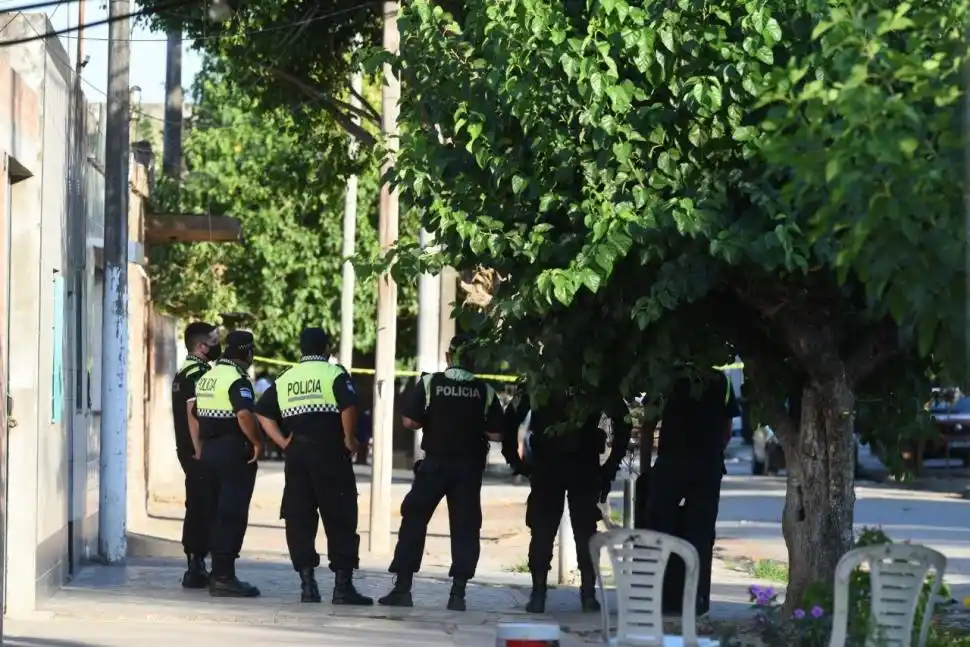 ALTA TENSIÓN. Se incrementó la presencia policial en el barrio. 