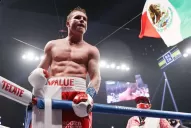 Canelo le quitó el invicto Smith y alzó dos cinturones de los supermedianos