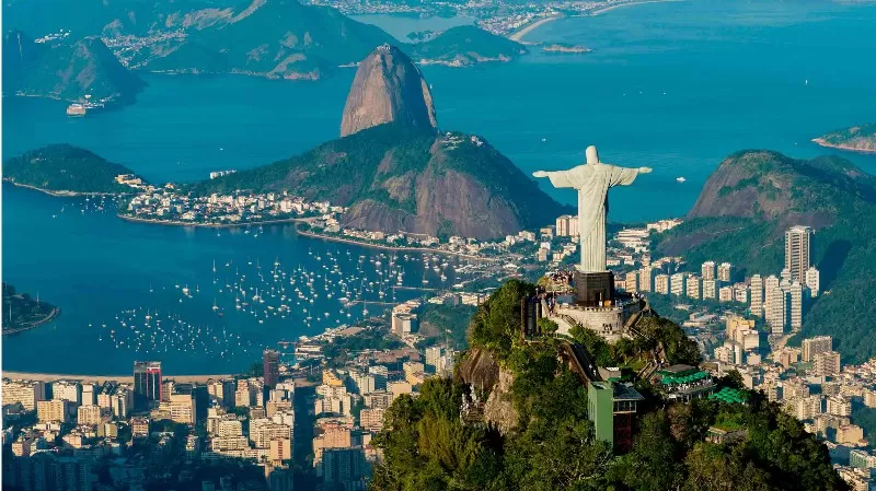 A Brasil sólo se puede llegar sólo en avión