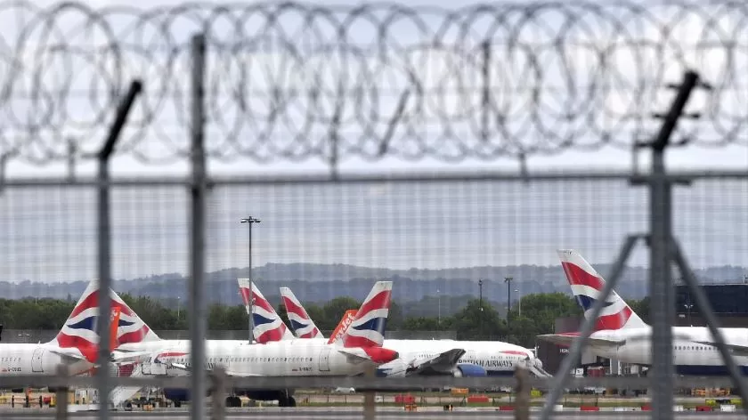Aviones de British Airways en el aeropuerto London Gatwick en mayo. FOTO AFP