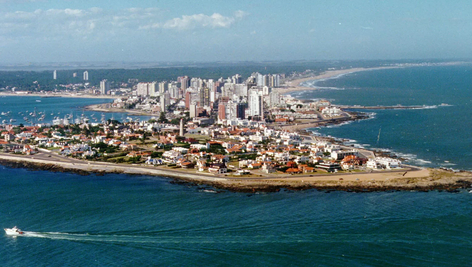 PUNTA DEL ESTE. Es uno de los lugares de Uruguay más elegido por los argentinos en verano. FOTO TOMADA DE SALVAJE.COM.UY