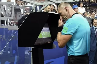 Beligoy: el VAR va a llegar al fútbol argentino entre febrero y marzo