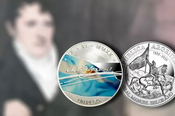 Funcionarios entregaron una moneda conmemorativa de Belgrano a un descendiente del prócer