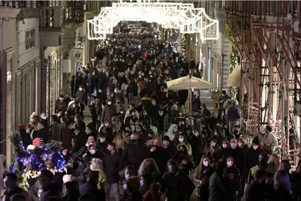 Italia puso en marcha las restricciones navideñas para evitar una tercera ola