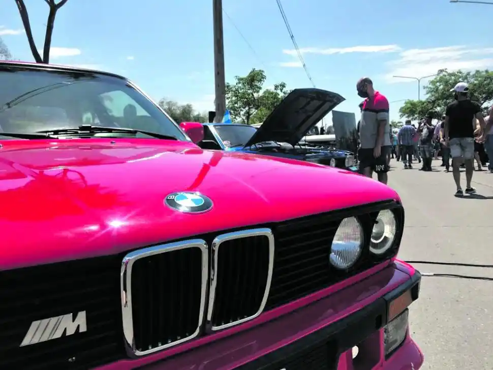 ELEGANCIA EN LAS LÍNEAS. Este BMW fue uno de los autos que más llamaron la atención.
