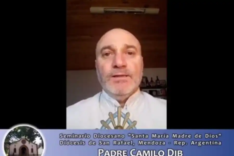 SUSPENDIDO. El cura párroco Camilo Dib.