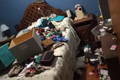 Salieron por unas horas de su casa y les robaron hasta los regalos de Navidad